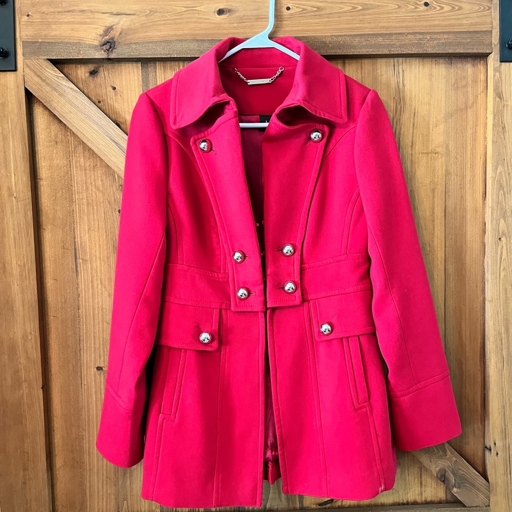 White House Black Market beautiful gently worn coat.  Size small.